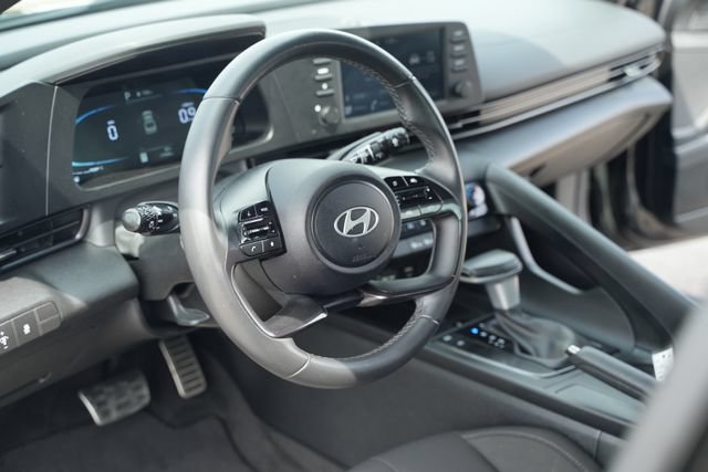 Used 2025 Hyundai Elantra Sport FWD image 27