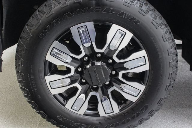 Certified 2024 GMC Sierra 3500 Denali w/ Technology Package AWD/4WD image 17