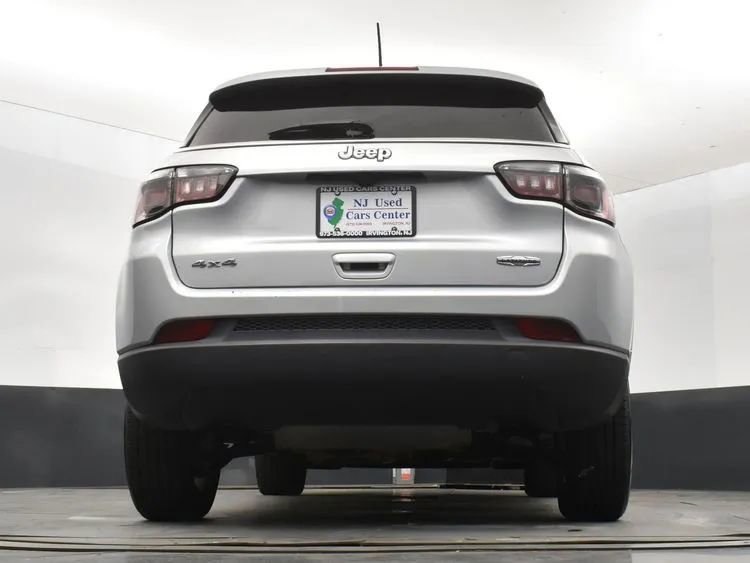 Used 2024 Jeep Compass Latitude image 13