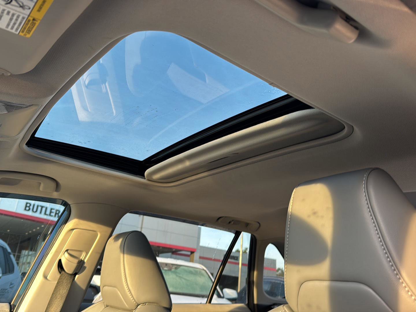 Used 2022 Toyota RAV4 Limited image 28