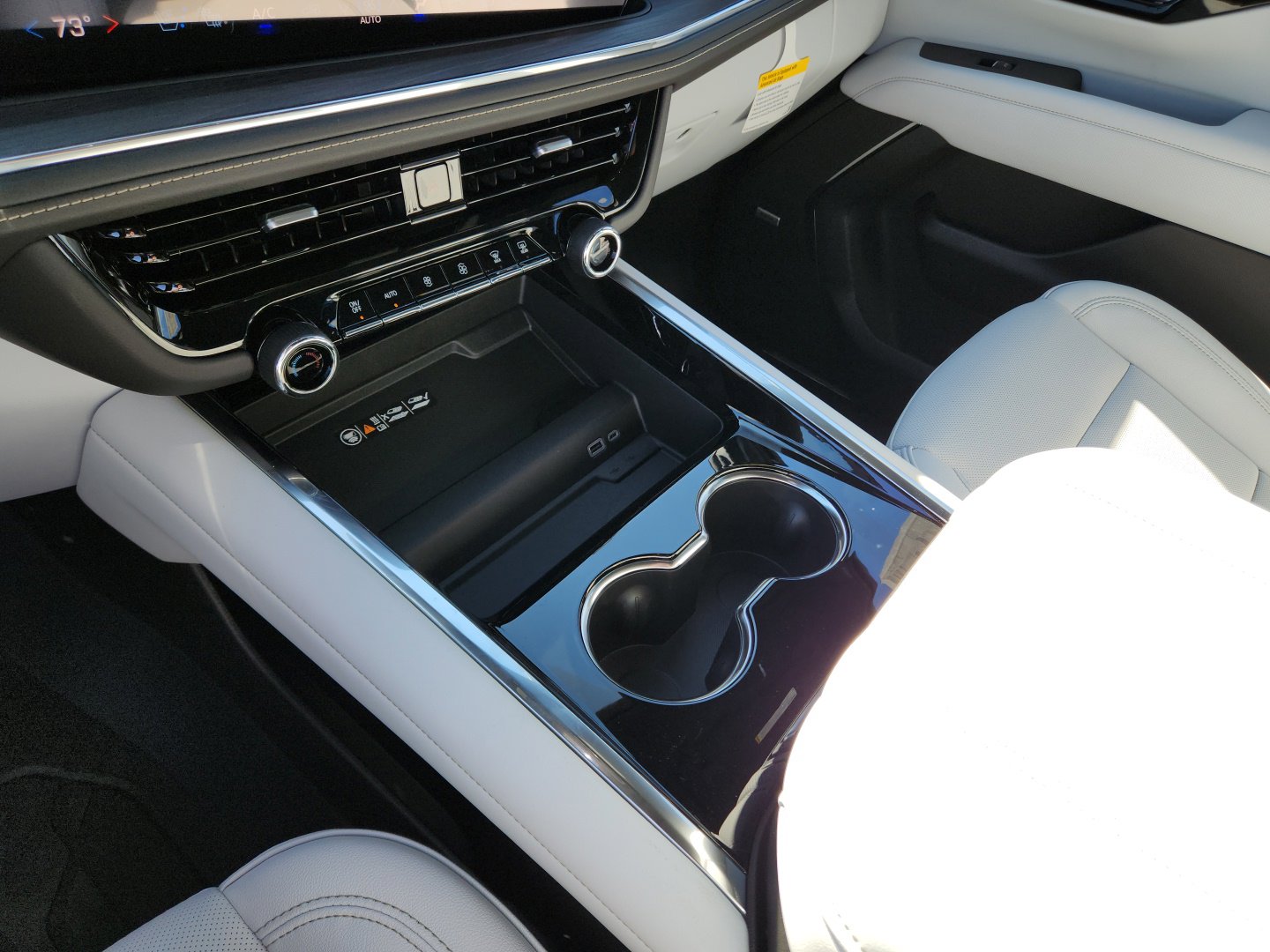 New 2026 Chevrolet Suburban Premier image 17