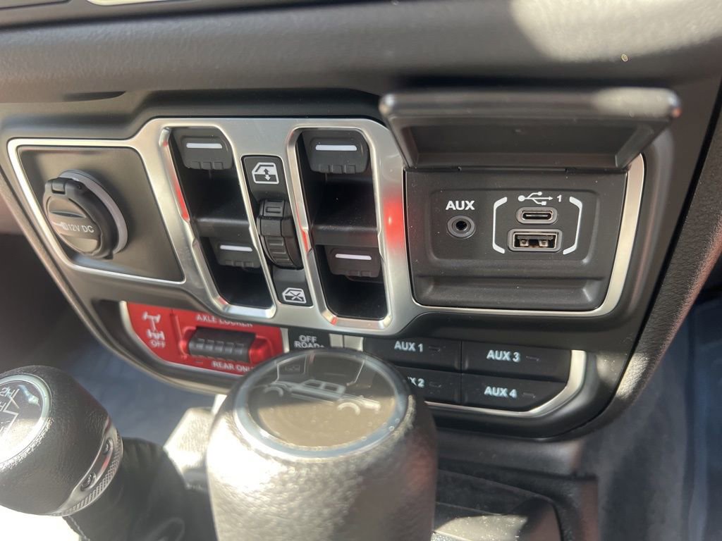 Certified 2025 Jeep Gladiator Mojave w/ Safety Group image 50