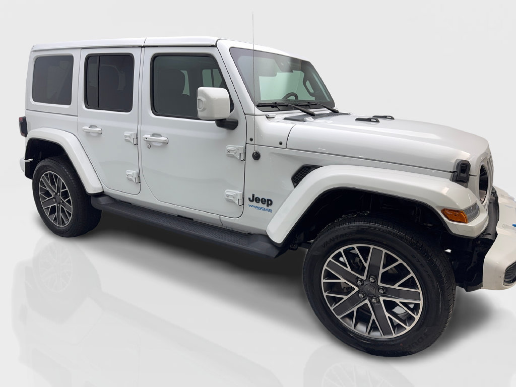 Used 2022 Jeep Wrangler Unlimited Sahara AWD/4WD image 14