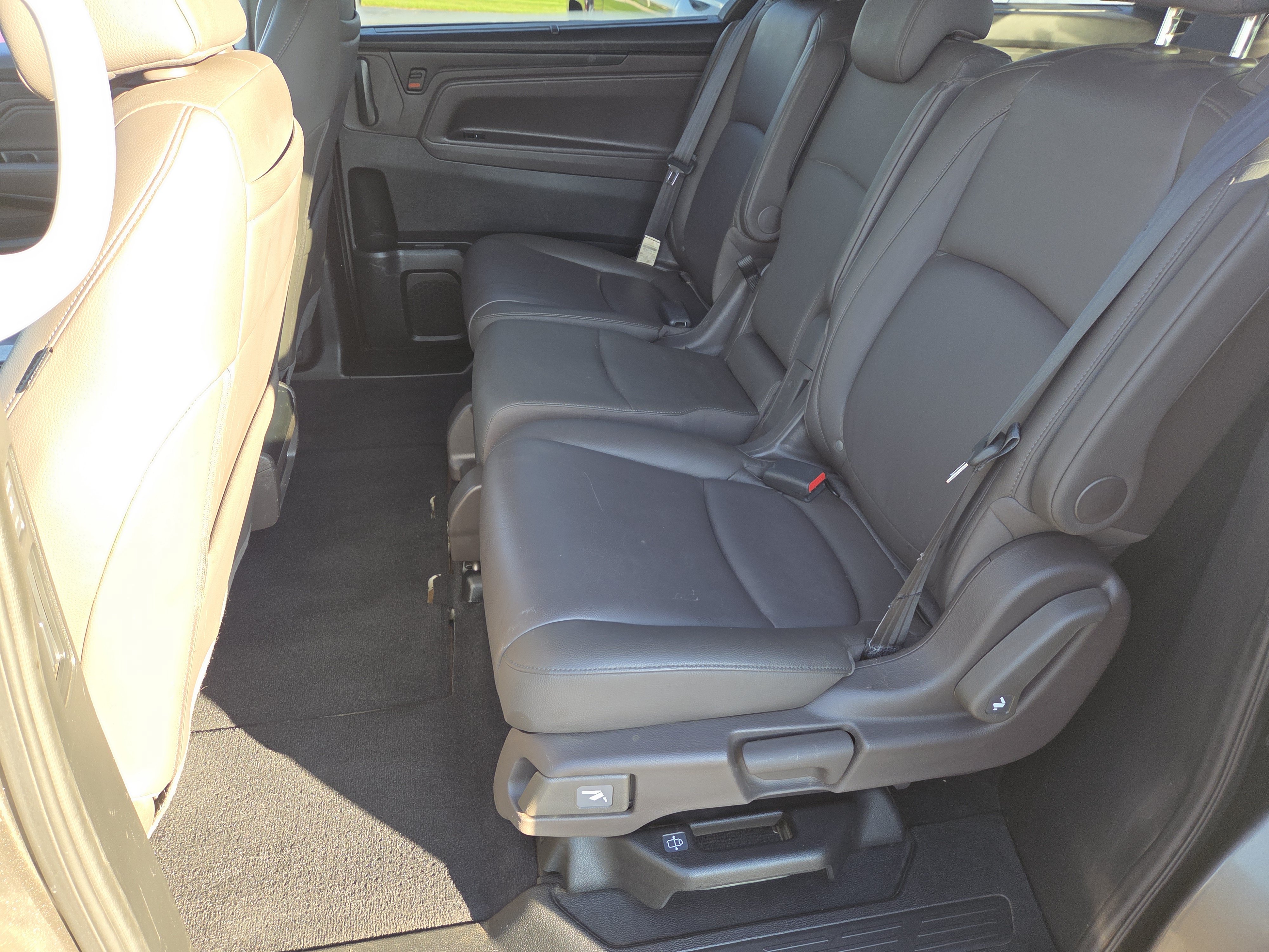 Used 2018 Honda Odyssey Touring image 16