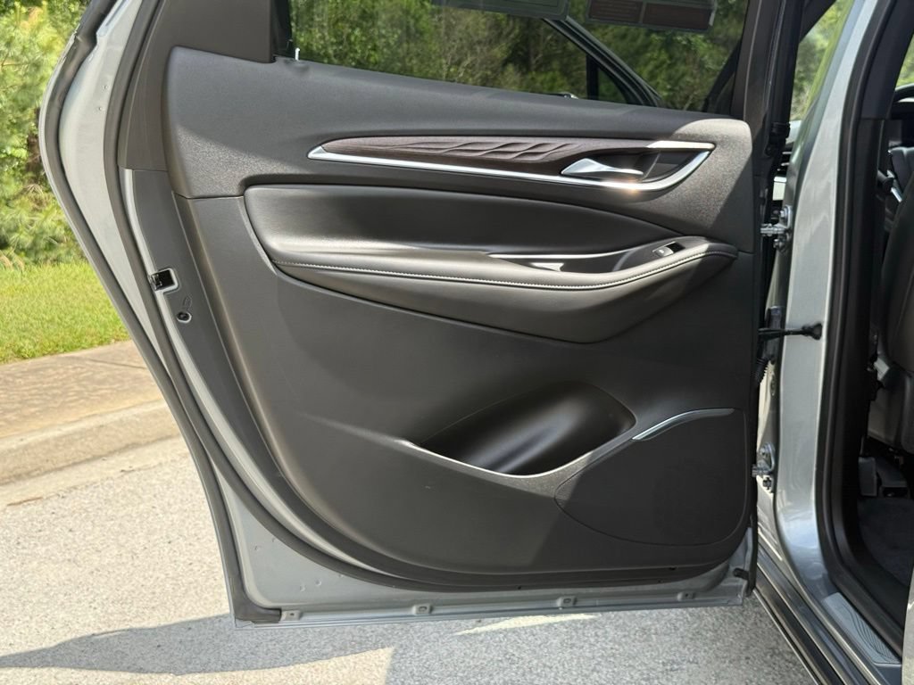 Used 2023 Buick Enclave Avenir w/ Trailering Package, 5000 lbs. AWD/4WD image 25
