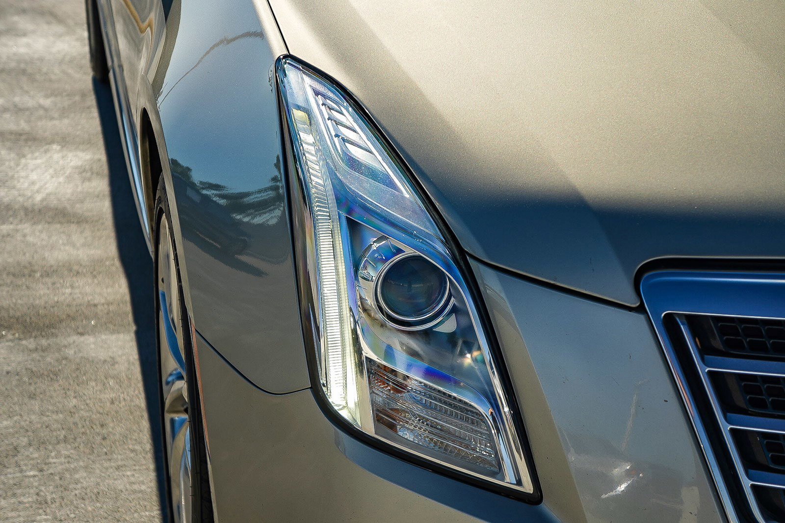 Used 2013 Cadillac XTS Luxury w/ Driver Awareness Package image 9