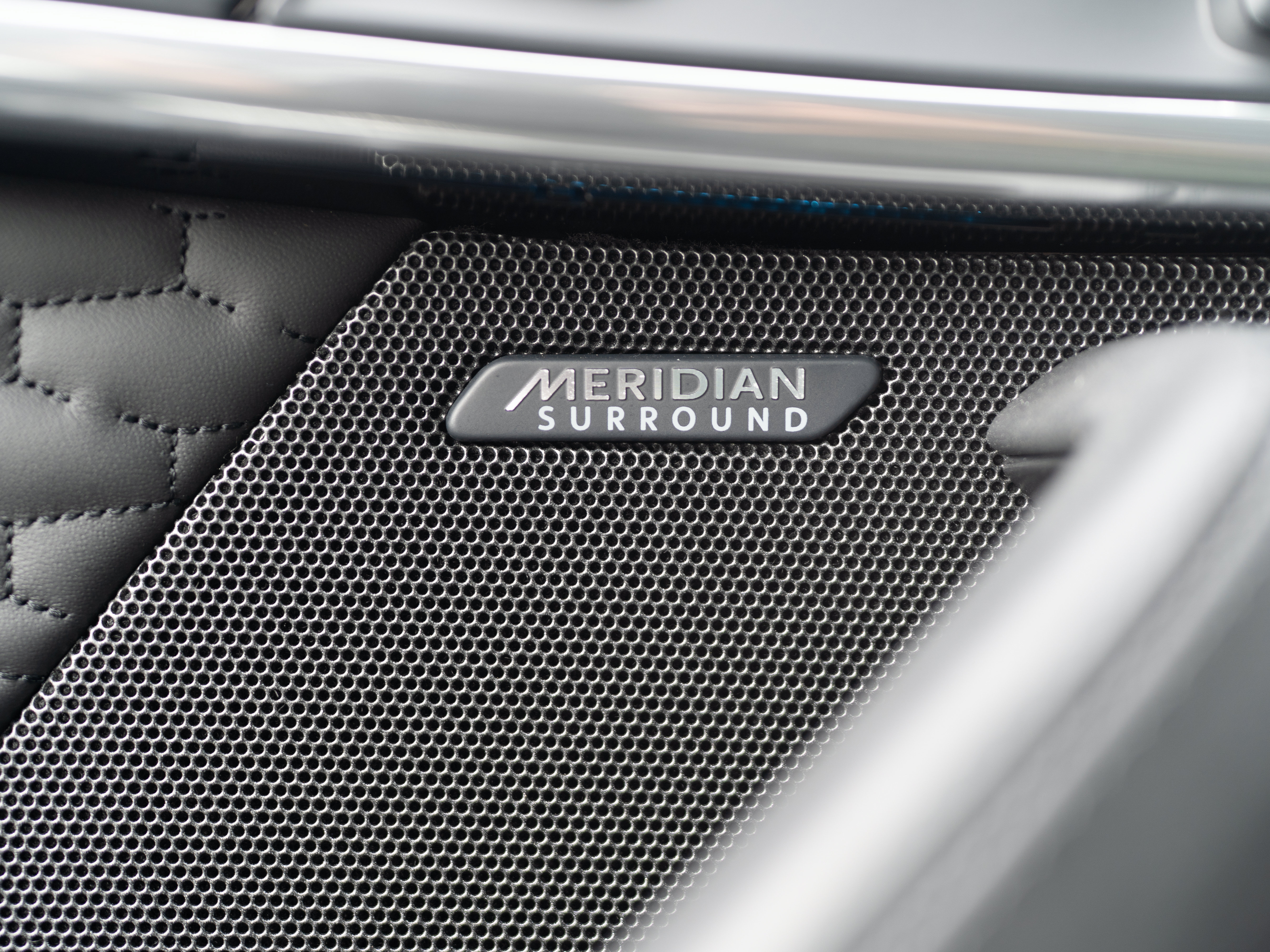 Used 2024 Jaguar F-TYPE R-Dynamic RWD image 14
