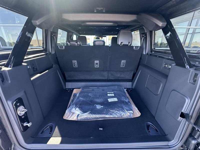 Used 2025 Ford Bronco Outer Banks w/ Sasquatch Package AWD/4WD image 14