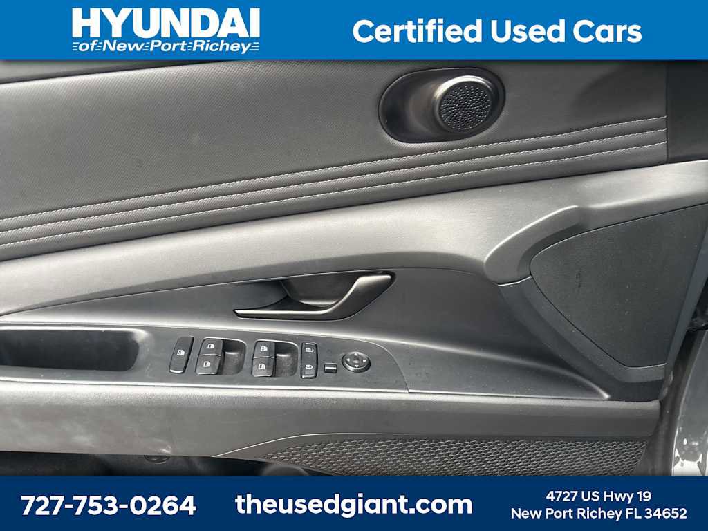 Certified 2025 Hyundai Elantra Sport image 9