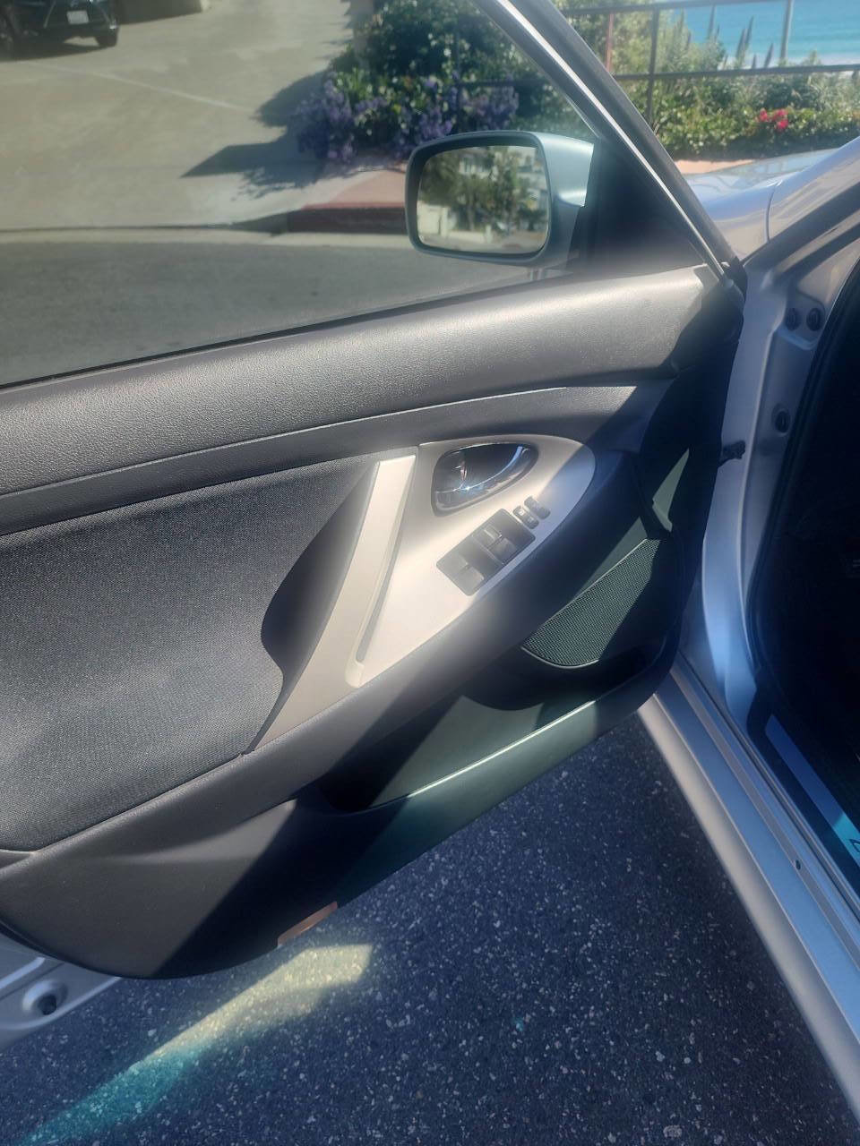 Used 2011 Toyota Camry SE w/ SE Extra-Value Pkg #1 image 8