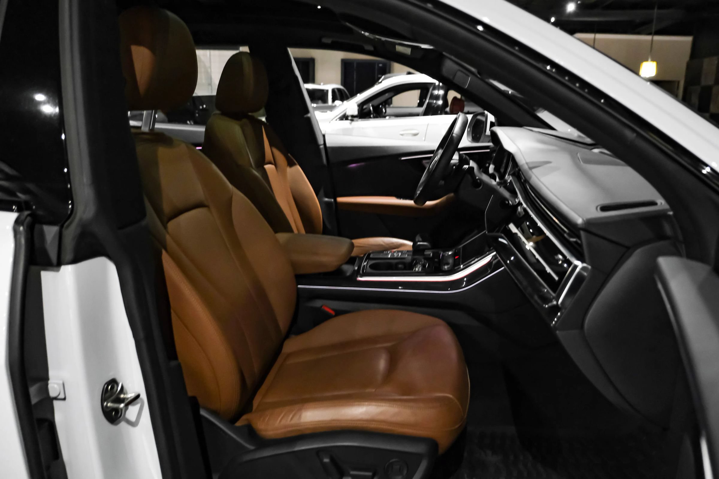Used 2019 Audi Q8 Prestige w/ Year 1 Package AWD/4WD image 33