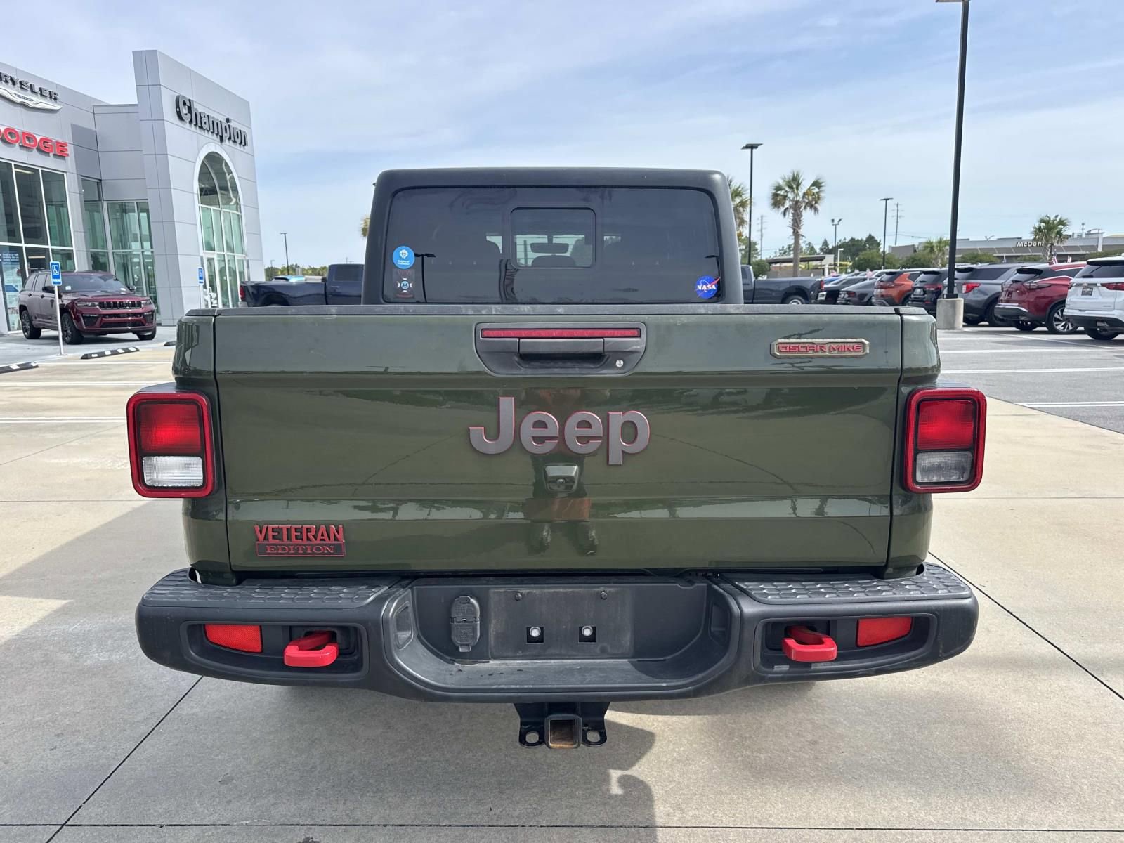 Used 2021 Jeep Gladiator Rubicon AWD/4WD image 6