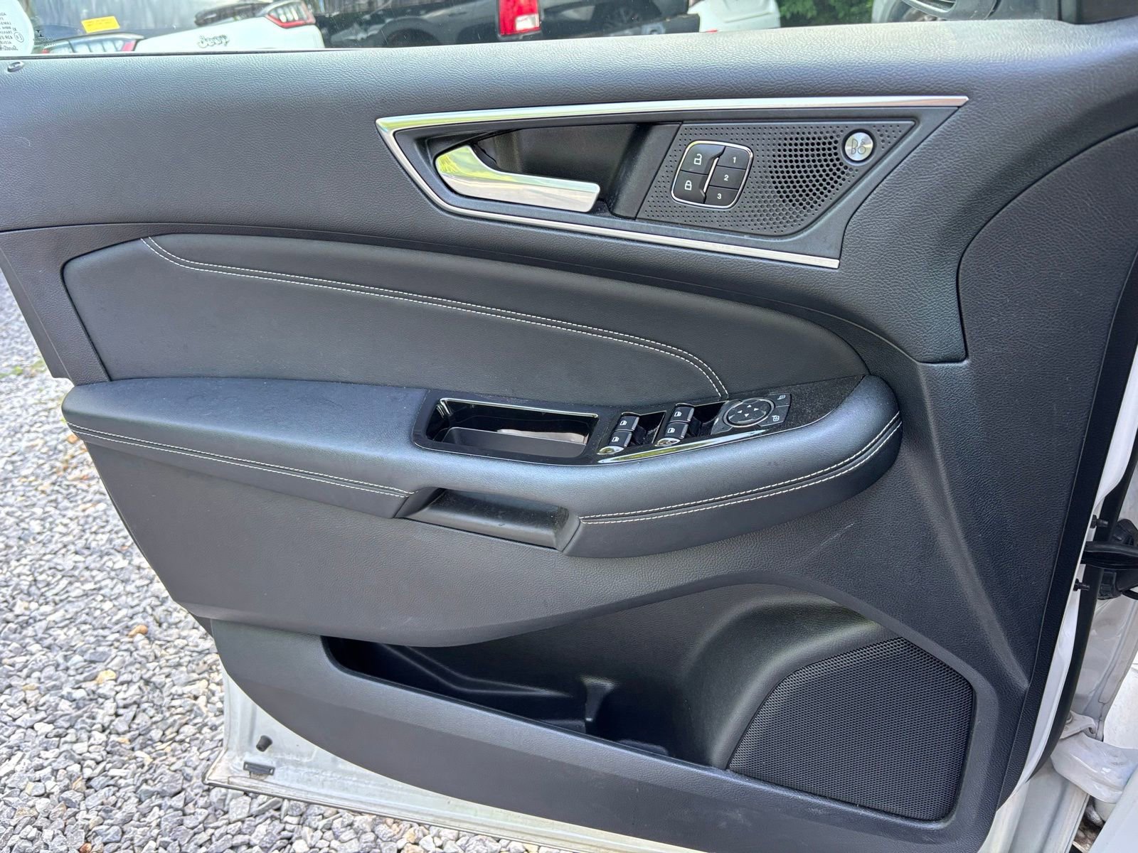 Used 2019 Ford Edge Titanium w/ Cold Weather Package AWD/4WD image 7