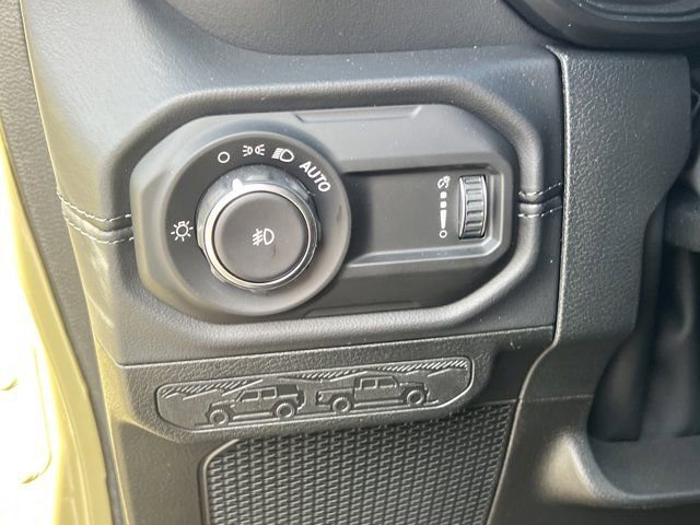 New 2026 Jeep Wrangler Unlimited Sahara AWD/4WD image 22