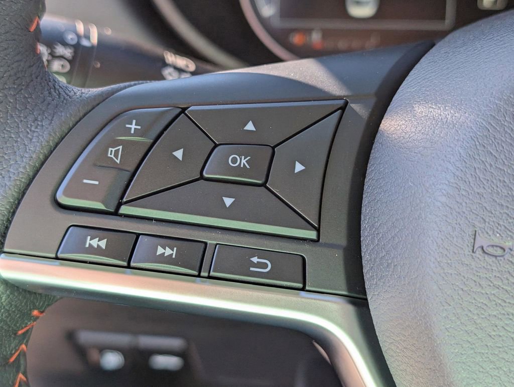 New 2025 Nissan Versa SR w/ Trunk Package image 11