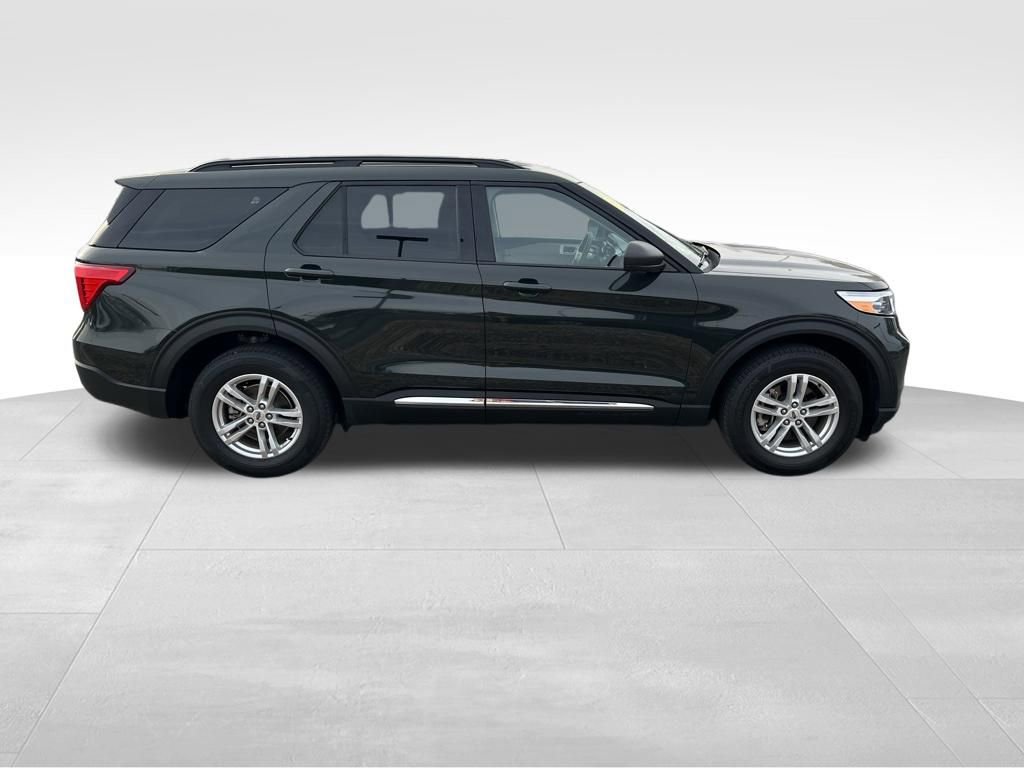 Used 2023 Ford Explorer XLT w/ Equipment Group 202A image 8