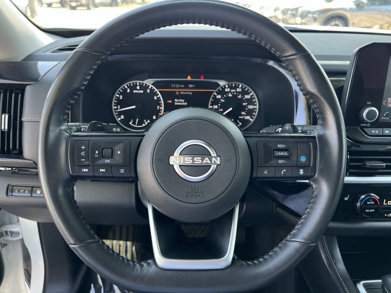 Used 2022 Nissan Pathfinder SV FWD image 12