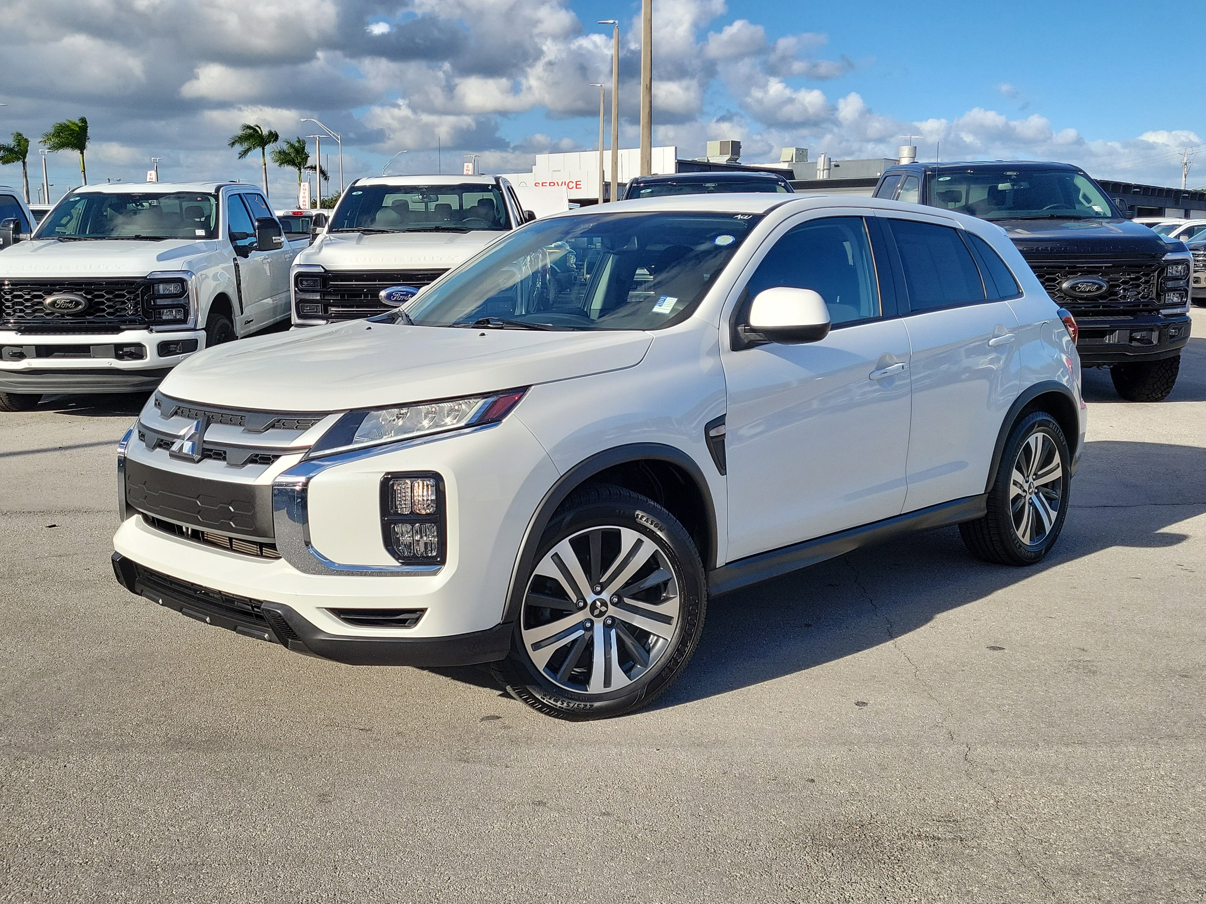 Used 2021 Mitsubishi Outlander Sport ES image 1