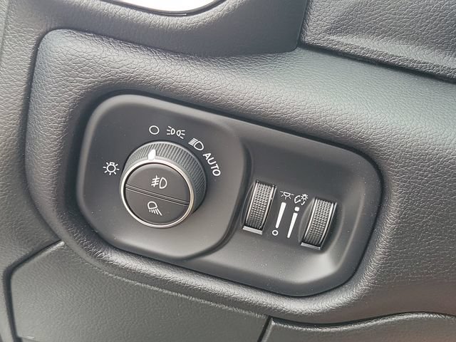 Used 2024 RAM 2500 Laramie w/ Safety Group AWD/4WD image 8