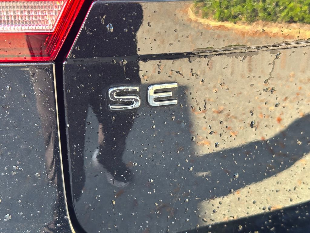 Used 2023 Volkswagen Tiguan SE image 12