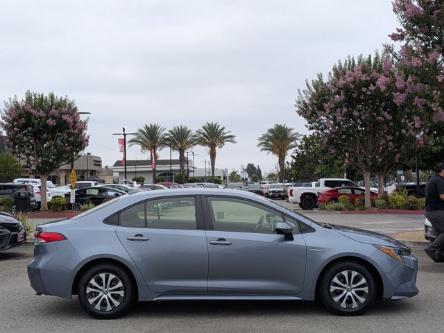 Certified 2021 Toyota Corolla LE w/ Carpet Mat Package (TMS) FWD image 4