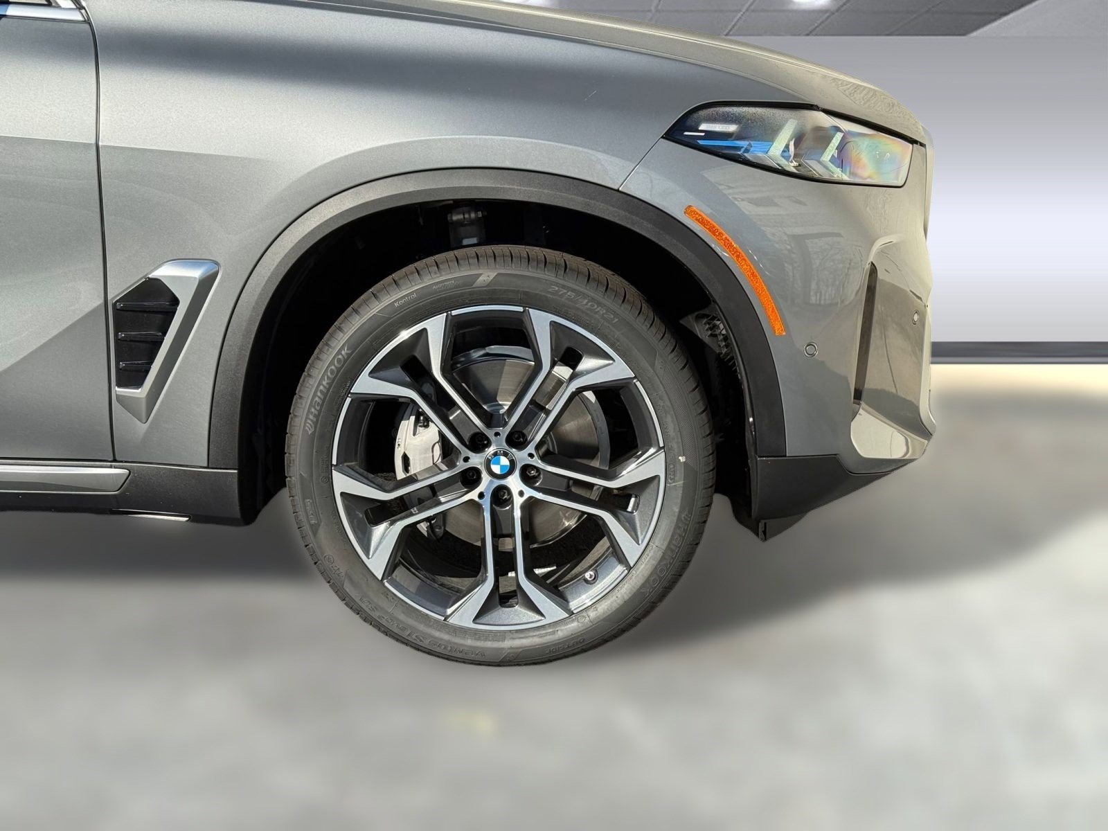 Used 2026 BMW X5 sDrive40i image 9