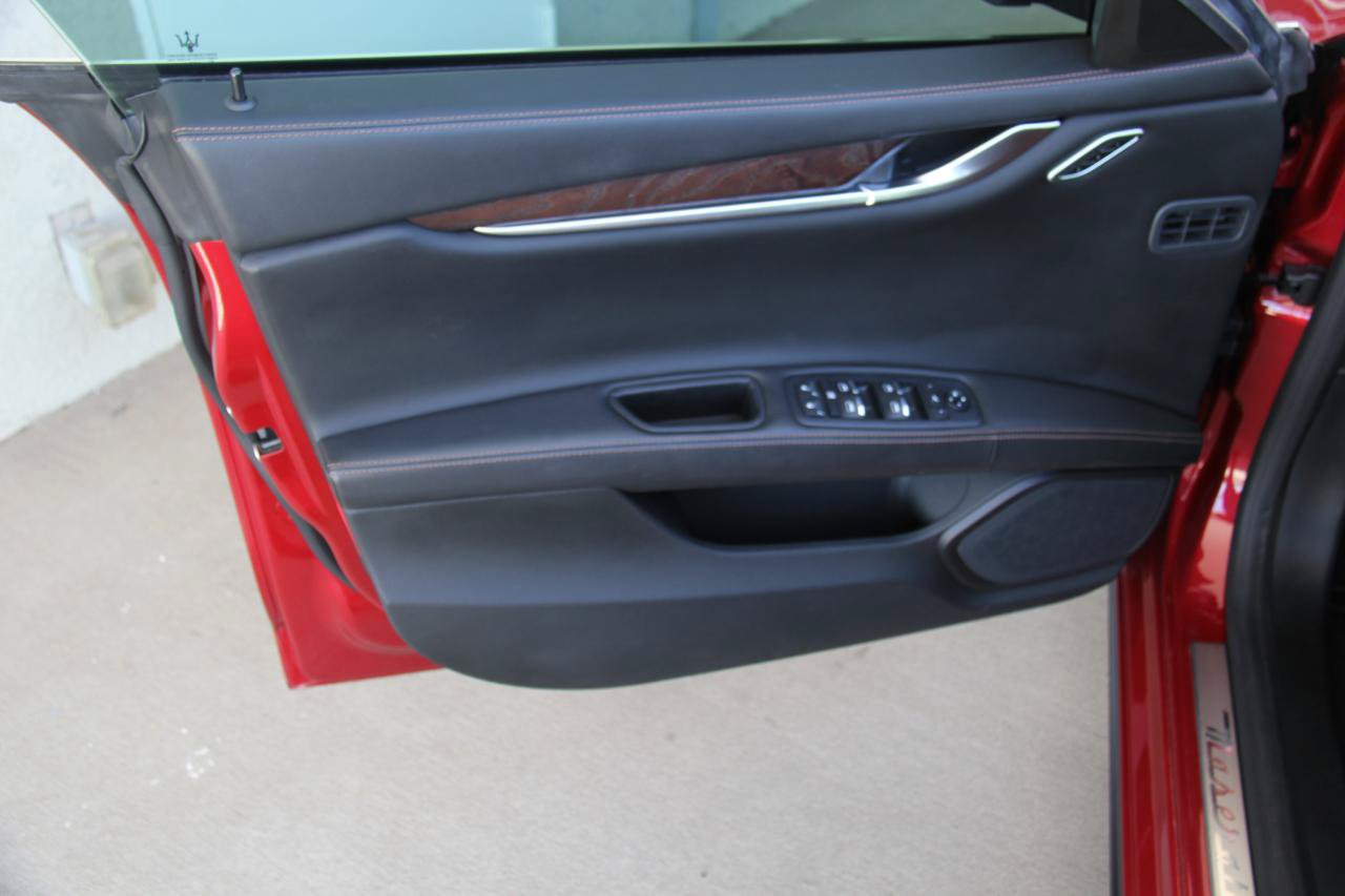 Used 2018 Maserati Ghibli RWD image 21