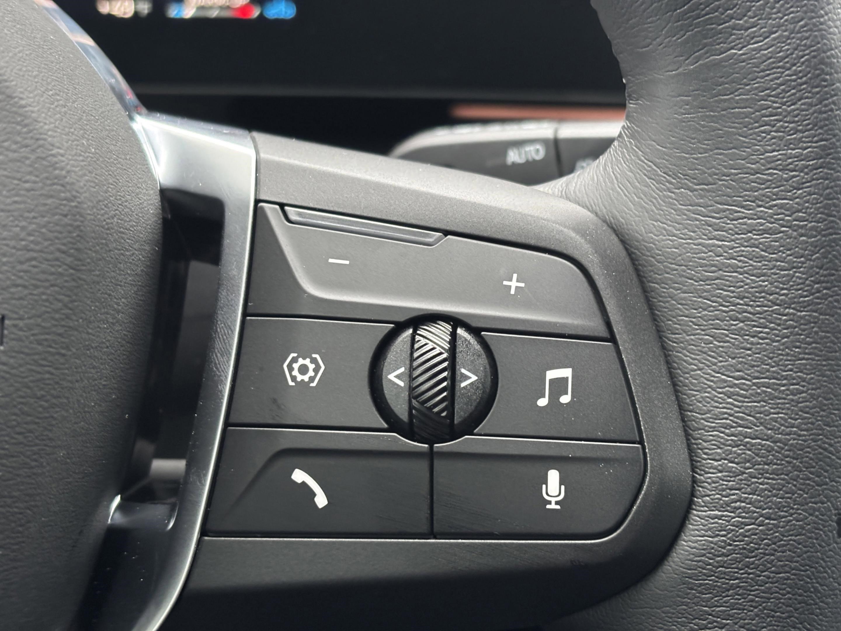 Used 2026 BMW X1 xDrive28i w/ Technology Package image 11