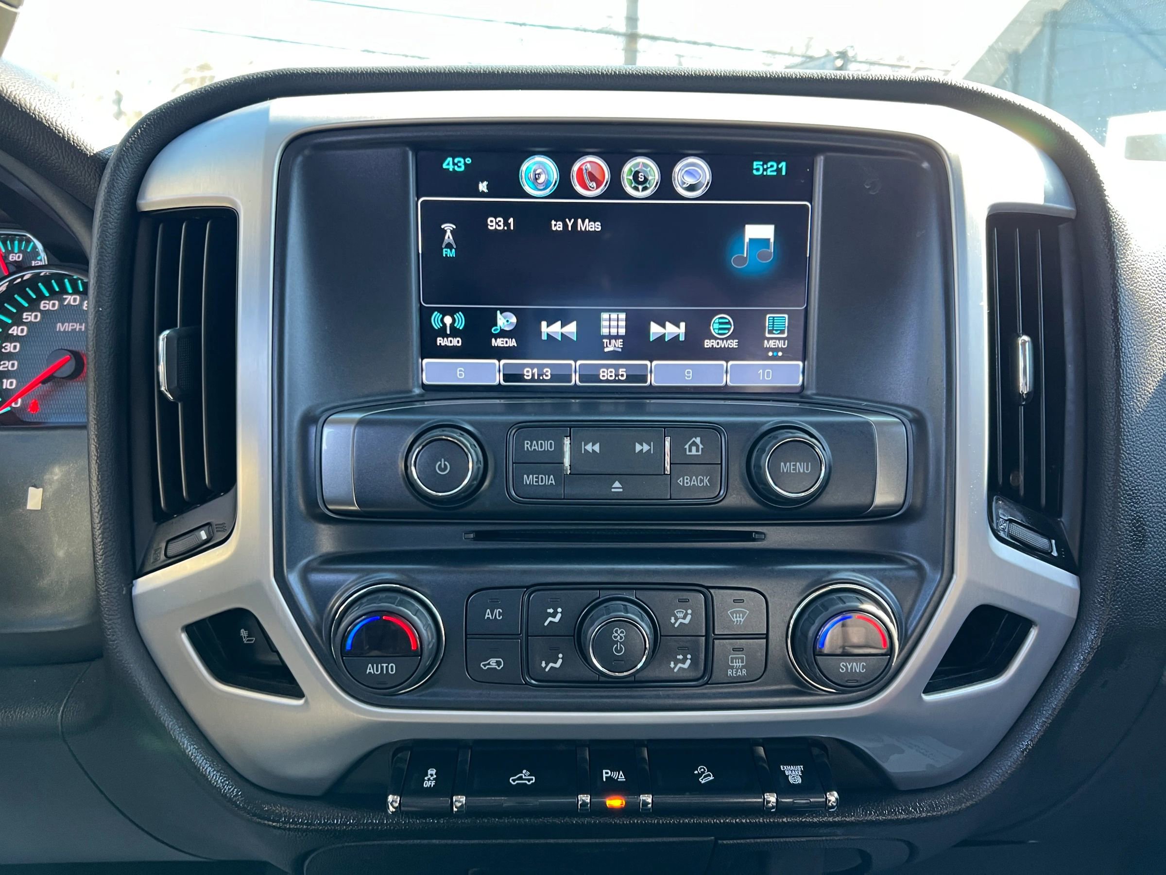 Used 2019 Chevrolet Silverado 2500 LT w/ Custom Sport Edition image 12