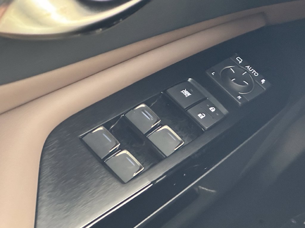 Used 2024 Lexus ES 350 w/ Premium Package FWD image 36