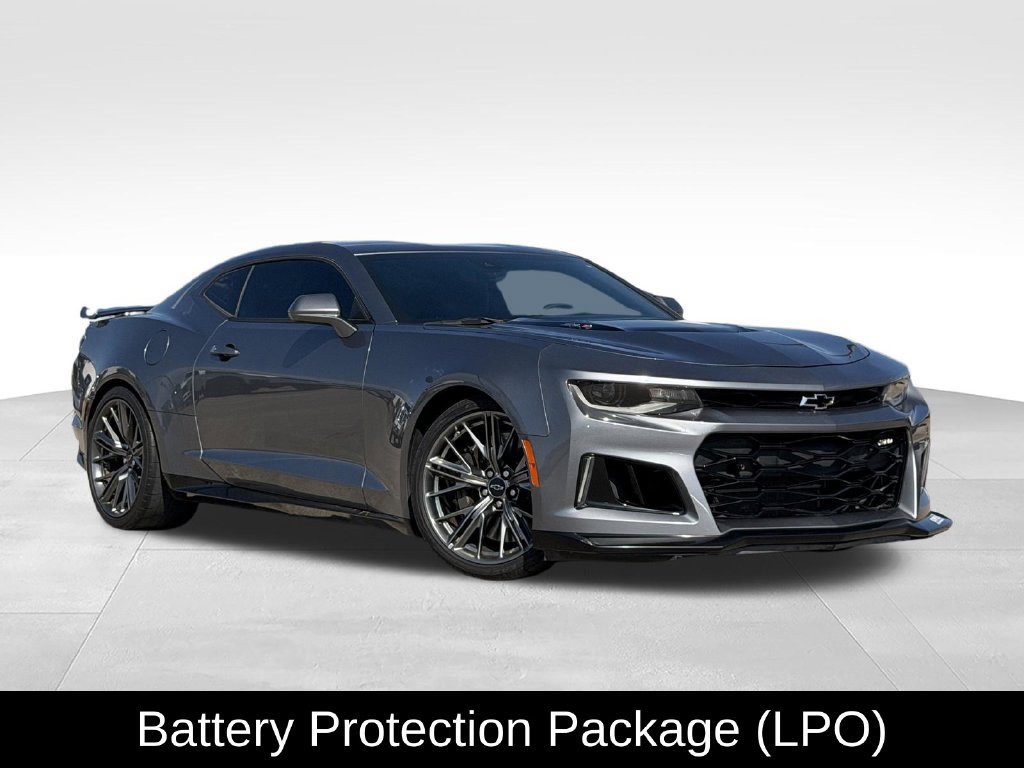 Used 2022 Chevrolet Camaro ZL1 RWD image 2
