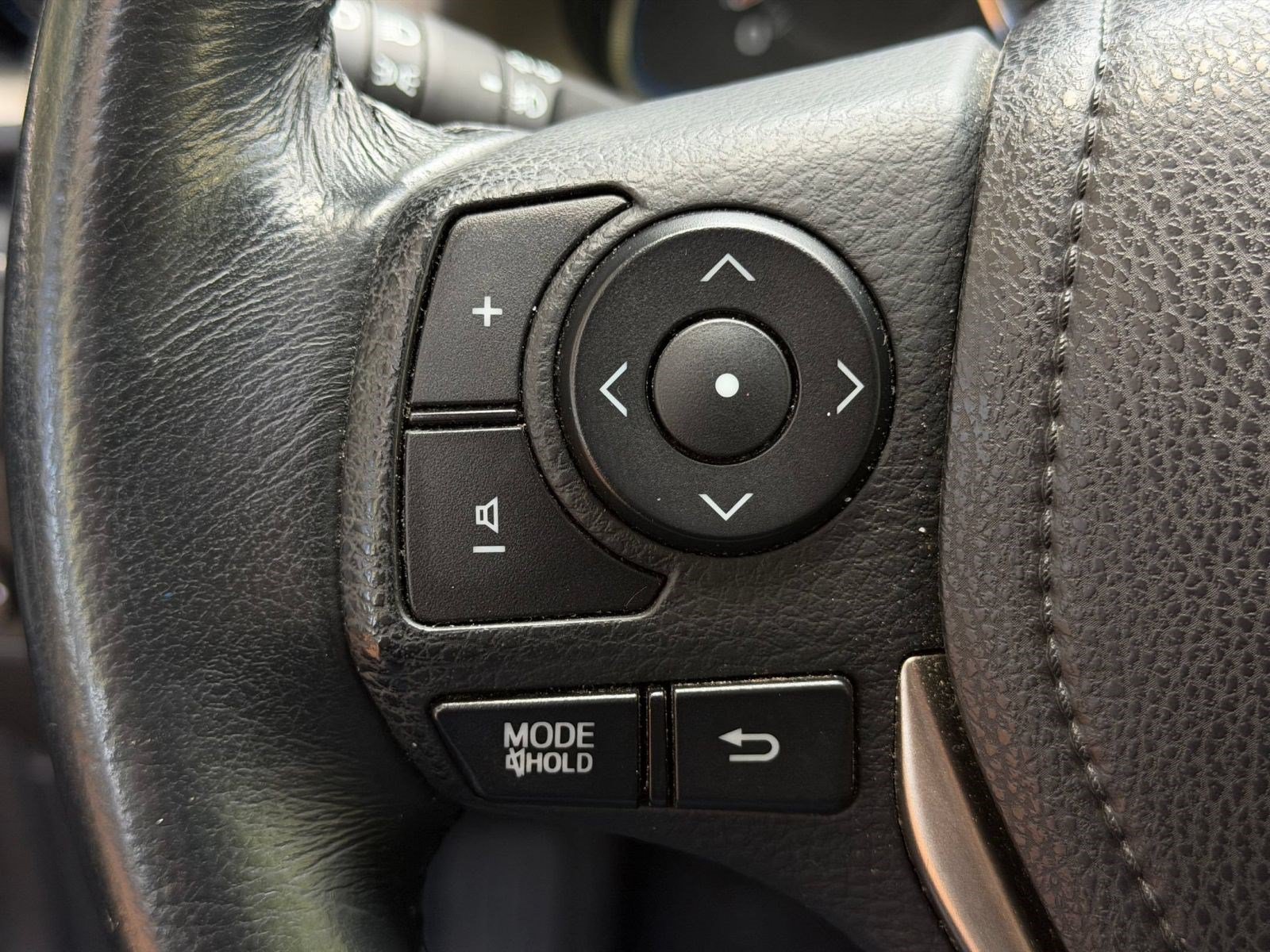 Used 2015 Toyota RAV4 Limited AWD/4WD image 16