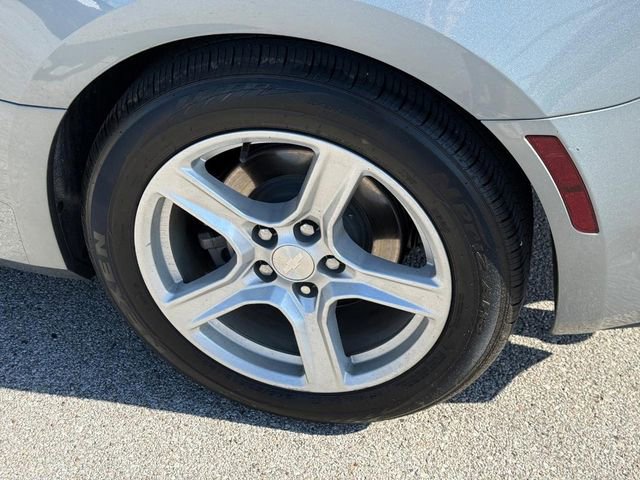 Used 2023 Chevrolet Camaro LT RWD image 8