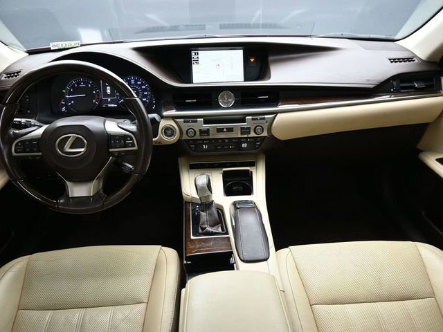 Used 2017 Lexus ES 350 w/ Luxury Package image 24