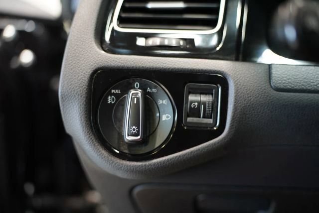 Used 2018 Volkswagen GTI Autobahn FWD image 27