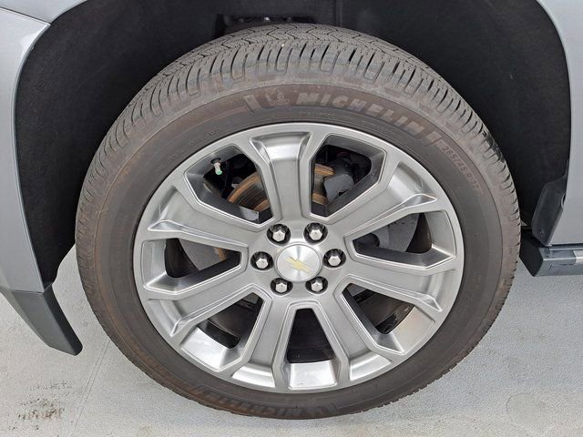 Used 2020 Chevrolet Suburban Premier AWD/4WD image 35
