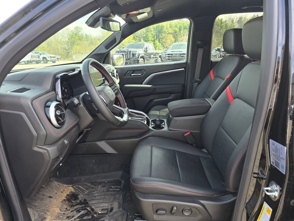 Used 2025 Chevrolet Colorado Z71 w/ Z71 Convenience Package 2 image 4