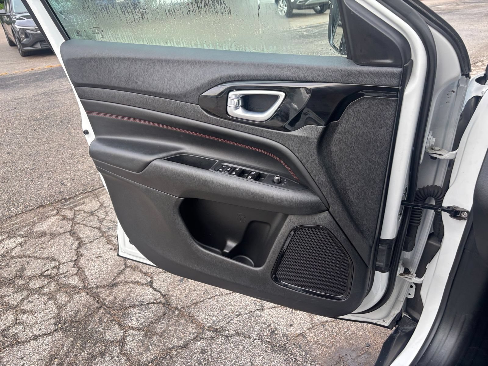 Used 2025 Jeep Compass Trailhawk AWD/4WD image 18
