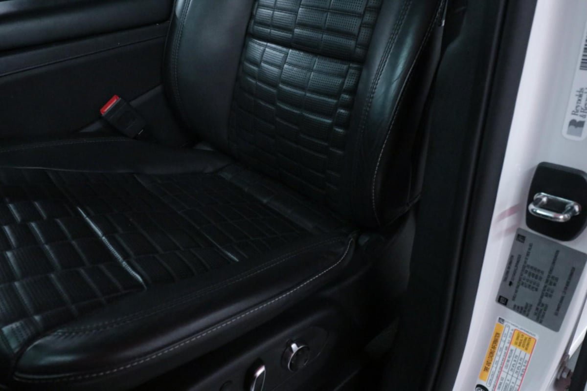 Used 2023 Cadillac Escalade Sport Platinum w/ LPO, ONYX Package AWD/4WD image 12