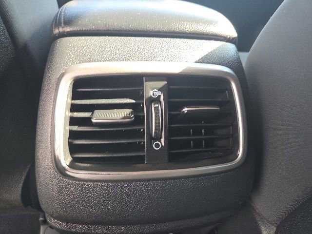 Used 2020 Kia Sorento LX image 44