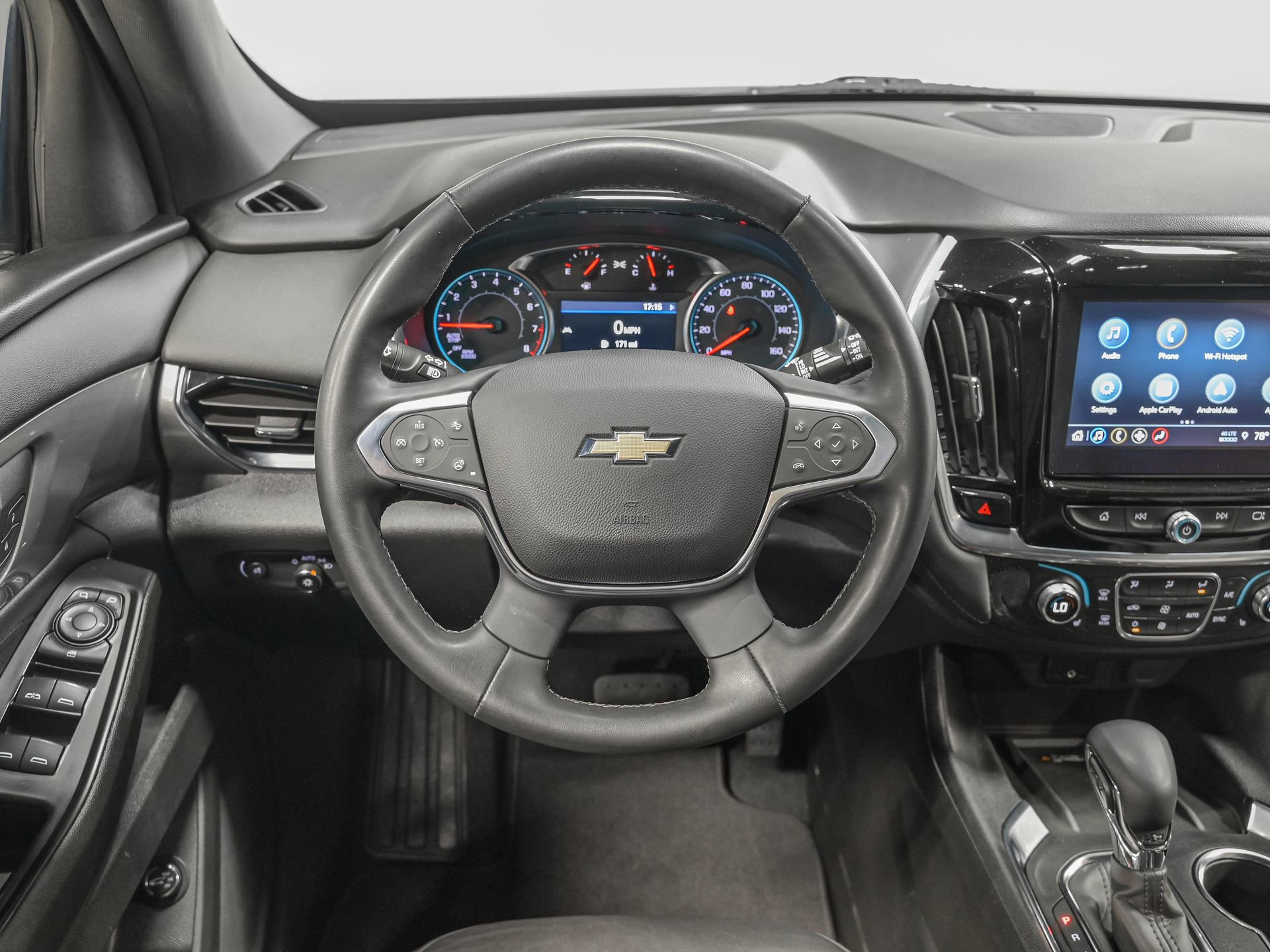 Used 2023 Chevrolet Traverse LT AWD/4WD image 17