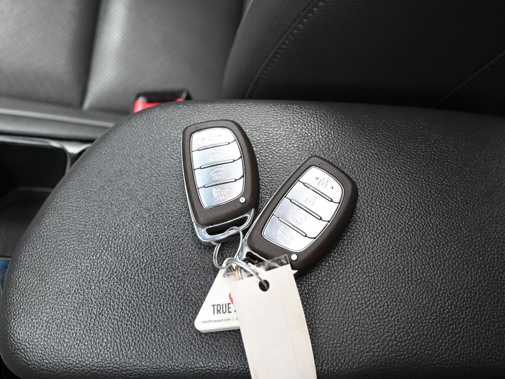 Used 2021 Hyundai Ioniq Limited FWD image 29