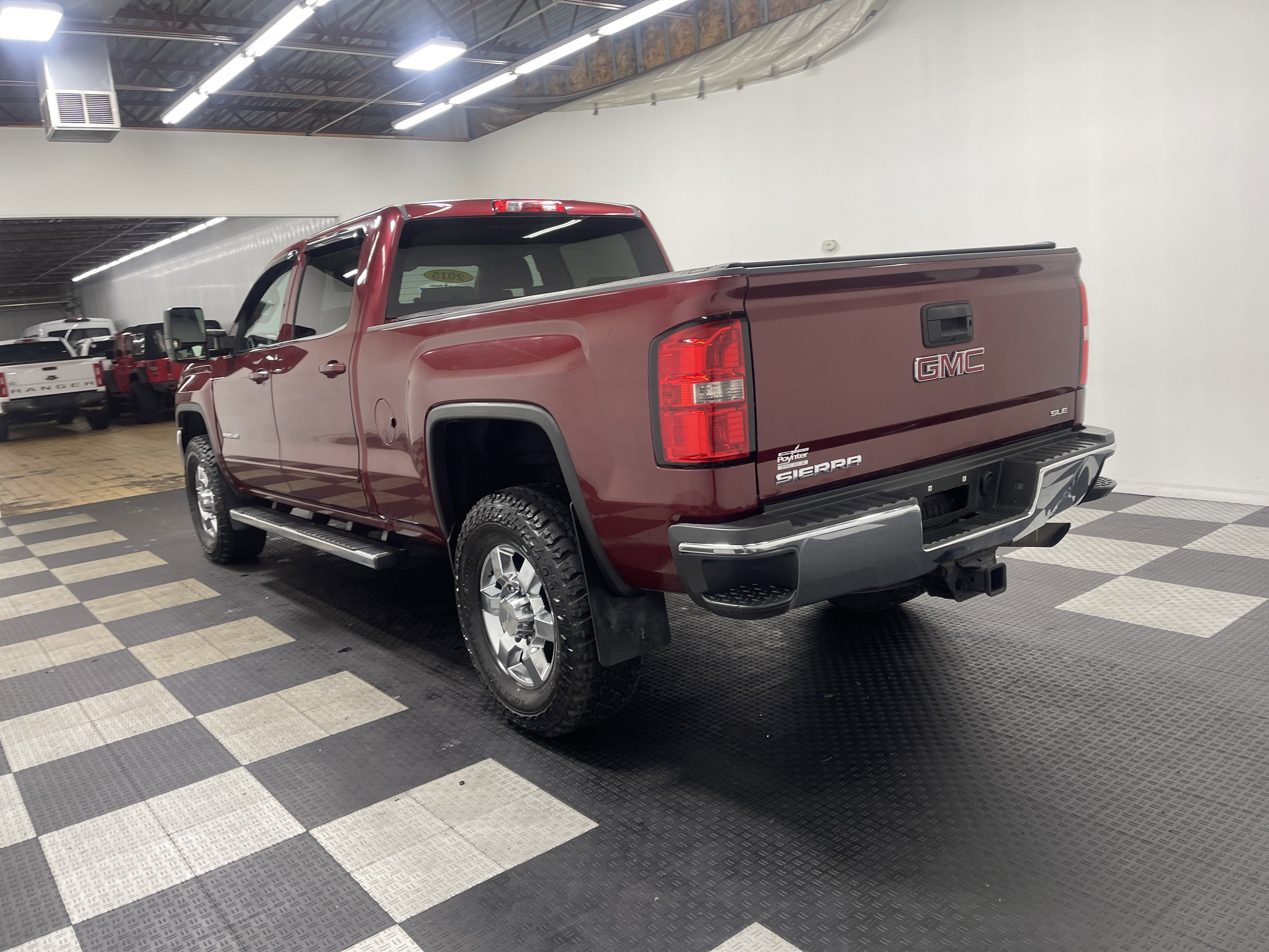 Used 2015 GMC Sierra 2500 SLE w/ SLE Preferred Package image 2