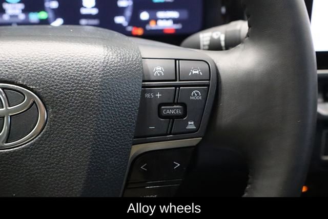 Used 2025 Toyota Camry XLE image 26