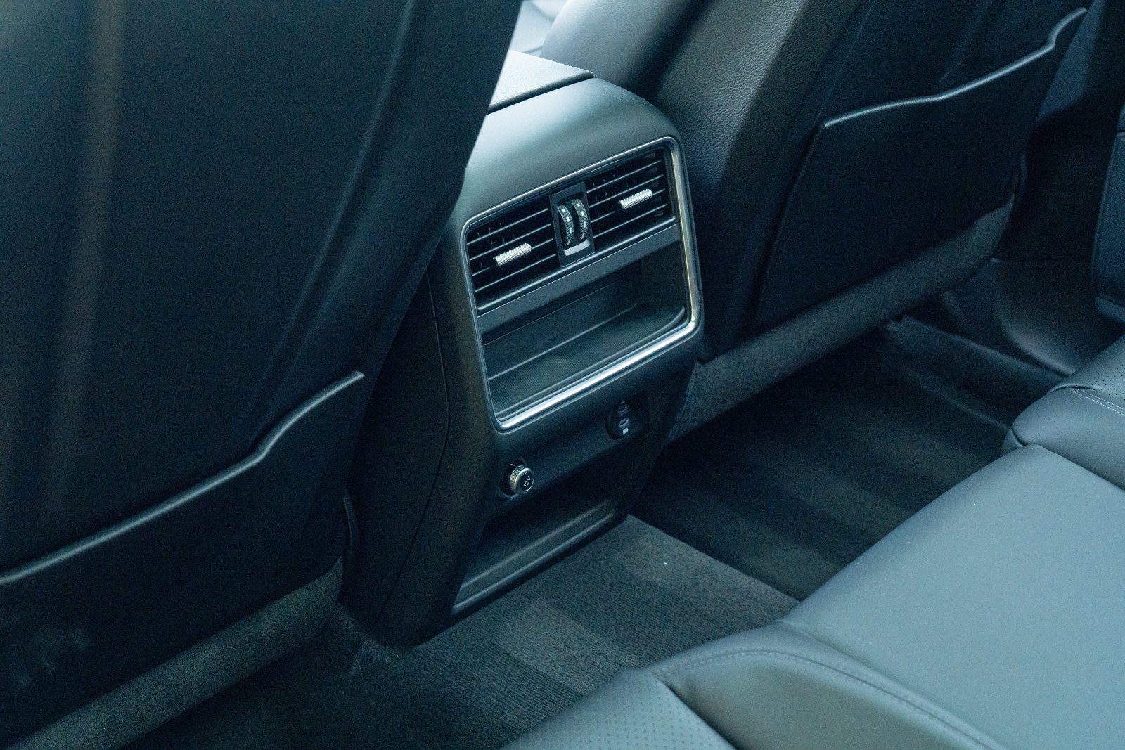 Certified 2023 Porsche Cayenne S AWD/4WD image 34