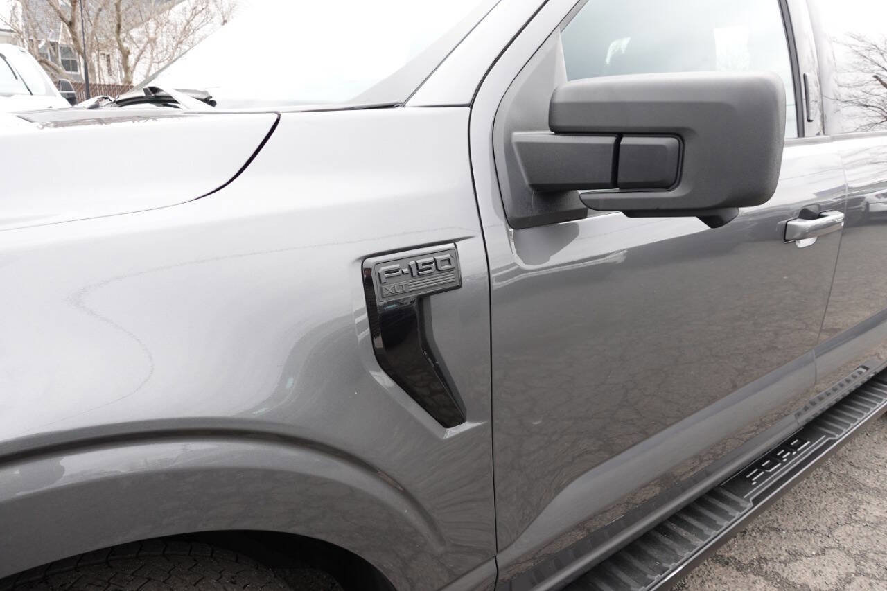 Used 2024 Ford F150 XLT w/ XLT Black Appearance Package image 7