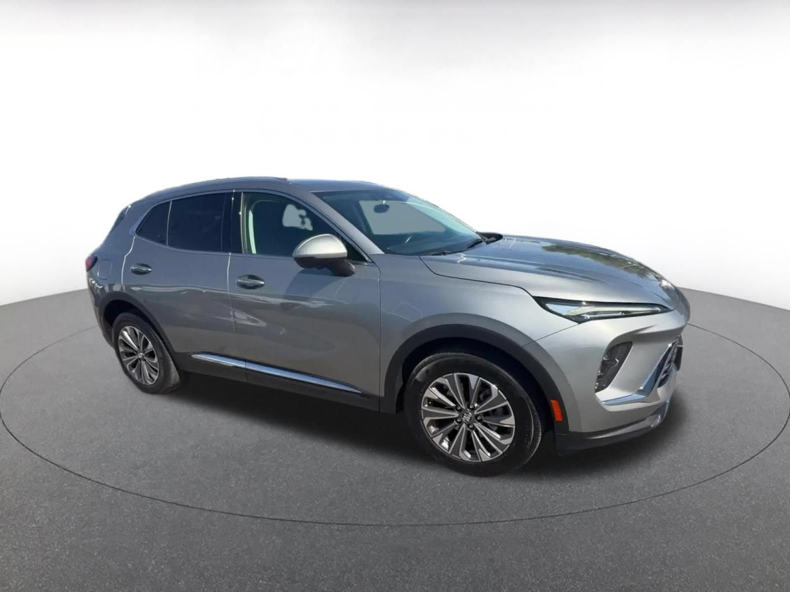 Used 2024 Buick Envision Preferred AWD/4WD image 2