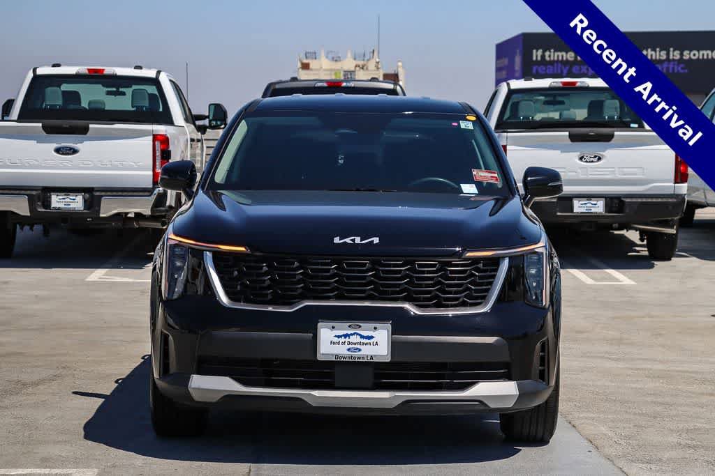 Used 2024 Kia Sorento LX FWD image 2