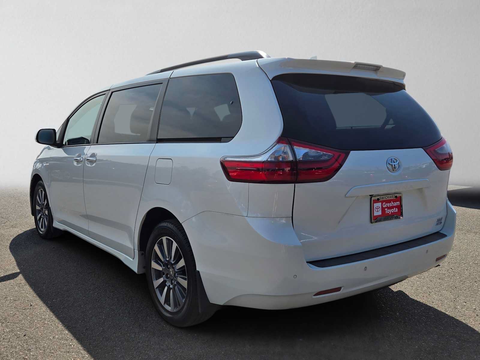Certified 2020 Toyota Sienna XLE w/ XLE Navigation Package AWD/4WD image 6