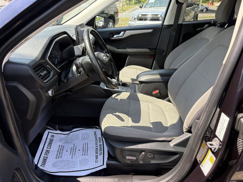 Used 2021 Ford Escape SE w/ SE Sport Appearance Package AWD/4WD image 7